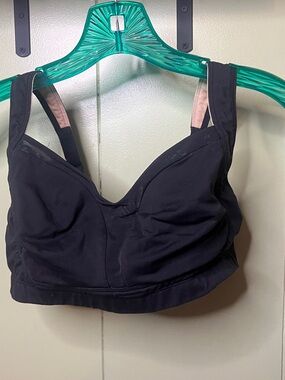 lululemon athletica Black Wireless Support Bra